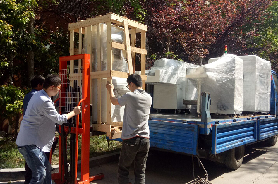 丹陽客戶SMT設備專車送貨，貨到上門安裝調(diào)試