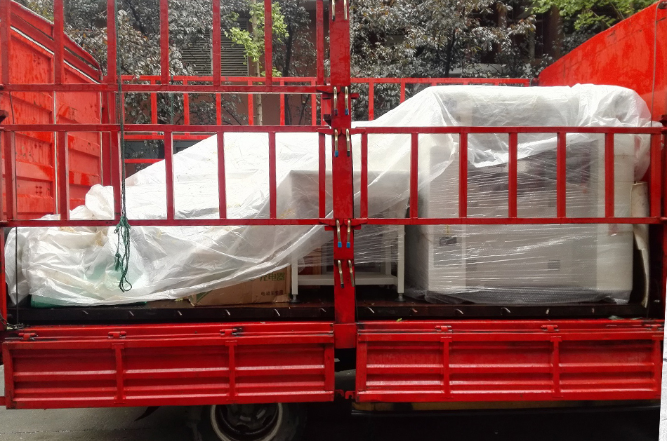 山東客戶SMT設(shè)備專車送貨，貨到上門安裝調(diào)試