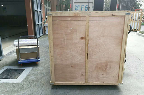 天津客戶SMT設(shè)備專車送貨，貨到上門安裝調(diào)試