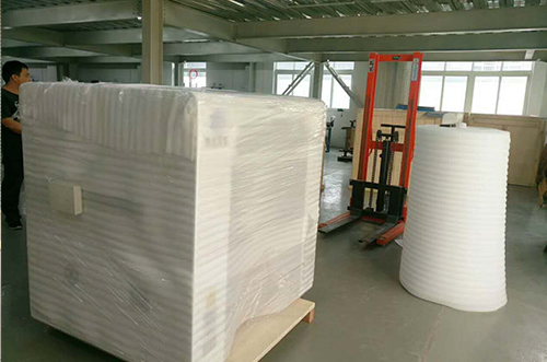 貴州客戶SMT設(shè)備專車送貨，貨到上門安裝調(diào)試