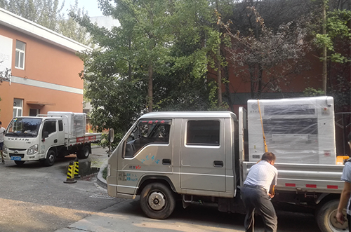 紹興客戶SMT設(shè)備專車送貨，貨到上門安裝調(diào)試1