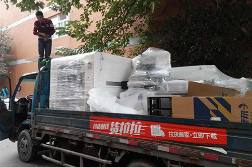 昆山客戶SMT設(shè)備專車送貨，貨到上門安裝調(diào)試