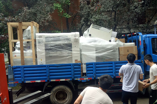 合肥客戶SMT設備專車送貨，貨到上門安裝調試