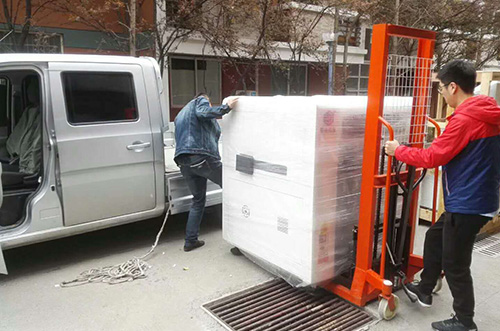 寧波客戶SMT設(shè)備專車送貨，貨到上門安裝調(diào)試