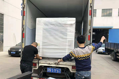 蘇州客戶(hù)SMT設(shè)備專(zhuān)車(chē)送貨，貨到上門(mén)安裝調(diào)試