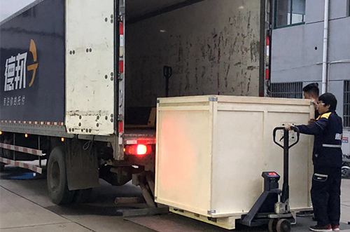 寧德客戶SMT設備專車送貨，貨到上門安裝調試