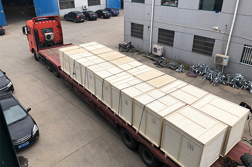 <b>博維客戶二期訂單十四臺(tái)貼片機(jī)17米專(zhuān)車(chē)護(hù)航</b>