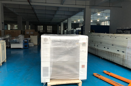 湖南客戶SMT設備專車送貨，貨到上門安裝調試